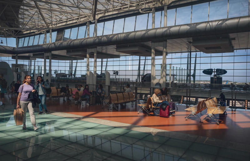 12. Francisco Sá Carneiro Airport, Portugal 19. Marrakesh Menara Airport, Morocco, 18. Milan Bergamo Airport, Italy, 17. Leonardo da Vinci International Airport, Italy, 14. Humberto Delgado Airport, Portugal, 13. Sir Seewoosagur Ramgoolam International Airport, Mauritius, 12. Francisco Sá Carneiro Airport, Portugal, 11. Bari Karol Wojtyła Airport, Italy, 10. Auckland Airport, New Zealand, 9. Milan Malpensa Airport, Italy, 8. Málaga-Costa del Sol Airport, Spain, 7. Gran Canaria Airport, Gran Canaria, Spain, 6. Athens International Airport, Greece, 5. Fuerteventura Airport, Fuerteventura, Spain, 4. César Manrique-Lanzarote Airport, Lanzarote, Spain, 3. Cristiano Ronaldo International Airport, Madeira, Portugal, 2. Queenstown International Airport, New Zealand