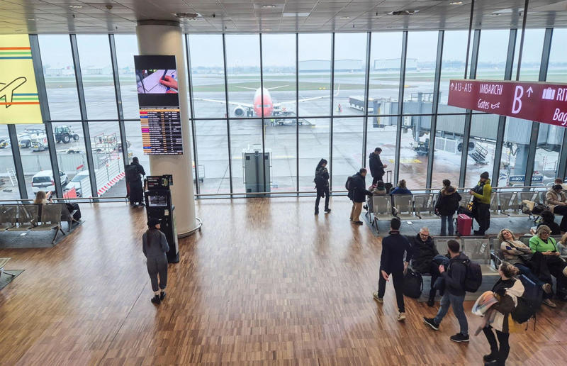 18. Milan Bergamo Airport, Italy 19. Marrakesh Menara Airport, Morocco, 18. Milan Bergamo Airport, Italy, 17. Leonardo da Vinci International Airport, Italy, 14. Humberto Delgado Airport, Portugal, 13. Sir Seewoosagur Ramgoolam International Airport, Mauritius, 12. Francisco Sá Carneiro Airport, Portugal, 11. Bari Karol Wojtyła Airport, Italy, 10. Auckland Airport, New Zealand, 9. Milan Malpensa Airport, Italy, 8. Málaga-Costa del Sol Airport, Spain, 7. Gran Canaria Airport, Gran Canaria, Spain, 6. Athens International Airport, Greece, 5. Fuerteventura Airport, Fuerteventura, Spain, 4. César Manrique-Lanzarote Airport, Lanzarote, Spain, 3. Cristiano Ronaldo International Airport, Madeira, Portugal, 2. Queenstown International Airport, New Zealand