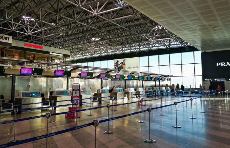 9. Milan Malpensa Airport, Italy 19. Marrakesh Menara Airport, Morocco, 18. Milan Bergamo Airport, Italy, 17. Leonardo da Vinci International Airport, Italy, 14. Humberto Delgado Airport, Portugal, 13. Sir Seewoosagur Ramgoolam International Airport, Mauritius, 12. Francisco Sá Carneiro Airport, Portugal, 11. Bari Karol Wojtyła Airport, Italy, 10. Auckland Airport, New Zealand, 9. Milan Malpensa Airport, Italy, 8. Málaga-Costa del Sol Airport, Spain, 7. Gran Canaria Airport, Gran Canaria, Spain, 6. Athens International Airport, Greece, 5. Fuerteventura Airport, Fuerteventura, Spain, 4. César Manrique-Lanzarote Airport, Lanzarote, Spain, 3. Cristiano Ronaldo International Airport, Madeira, Portugal, 2. Queenstown International Airport, New Zealand