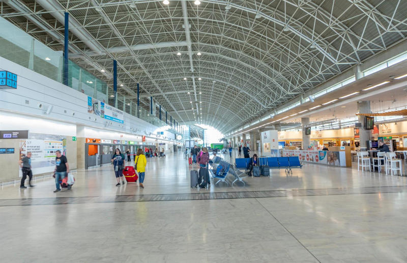 5. Fuerteventura Airport, Fuerteventura, Spain 19. Marrakesh Menara Airport, Morocco, 18. Milan Bergamo Airport, Italy, 17. Leonardo da Vinci International Airport, Italy, 14. Humberto Delgado Airport, Portugal, 13. Sir Seewoosagur Ramgoolam International Airport, Mauritius, 12. Francisco Sá Carneiro Airport, Portugal, 11. Bari Karol Wojtyła Airport, Italy, 10. Auckland Airport, New Zealand, 9. Milan Malpensa Airport, Italy, 8. Málaga-Costa del Sol Airport, Spain, 7. Gran Canaria Airport, Gran Canaria, Spain, 6. Athens International Airport, Greece, 5. Fuerteventura Airport, Fuerteventura, Spain, 4. César Manrique-Lanzarote Airport, Lanzarote, Spain, 3. Cristiano Ronaldo International Airport, Madeira, Portugal, 2. Queenstown International Airport, New Zealand