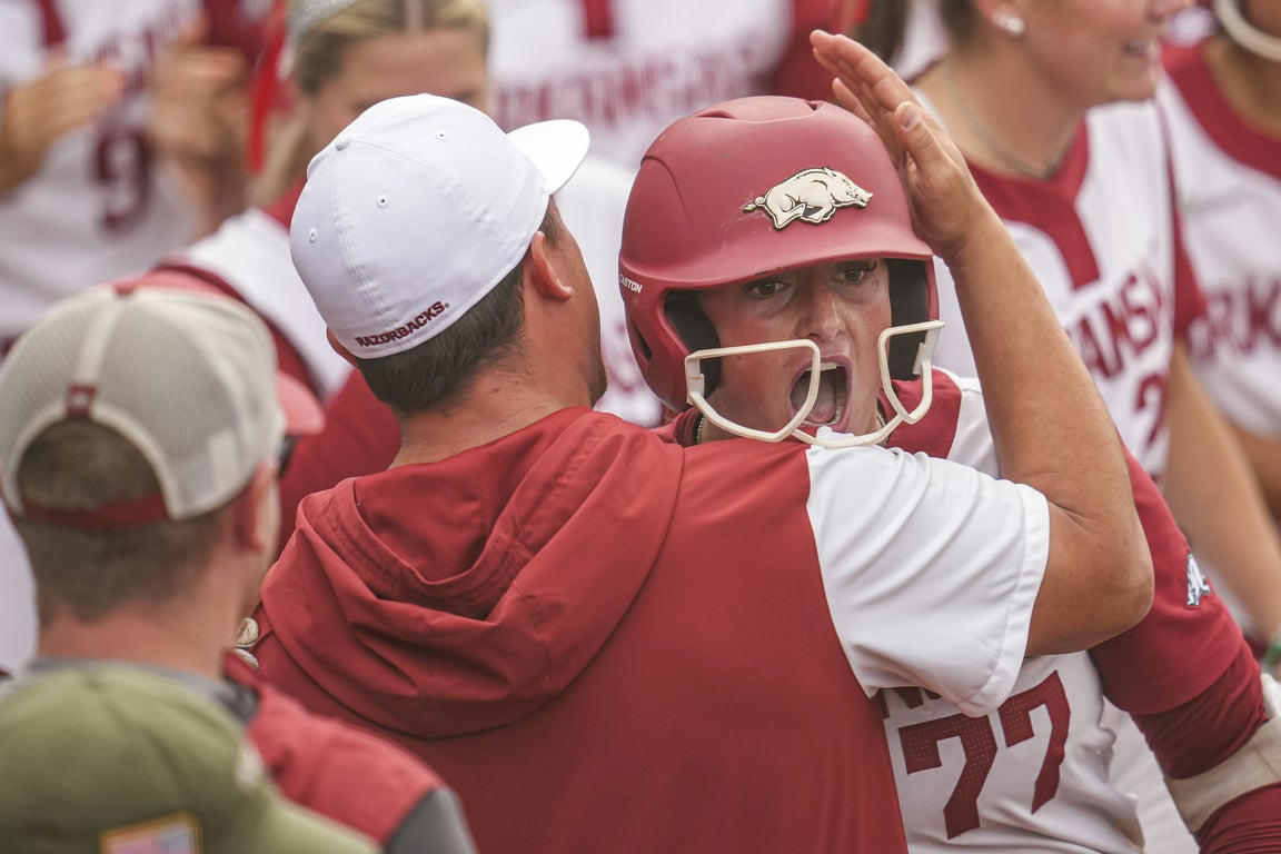 Incredible photos illustrate the passion of NCAA softball in 2025