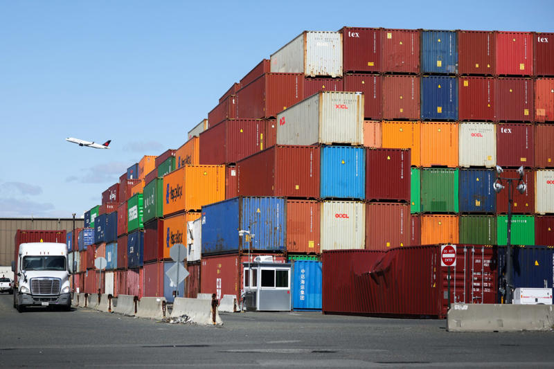 A huge rise in exports elsewhere What we know about the issues Canada is facing, Rising unemployment and shrinking exports, Canadian output is expected to trend downward, Trade issues will hit the labor market, Exports will drop by a lot this quarter, Tariff troubles decreased exports to the US, Exports to the United States dropped, Total exports only dropped slightly, Canada found other trade partners, A huge rise in exports elsewhere, The second-largest jump ever recorded, Imports from the US also decreased, The results of Trump’s trade war, A drop and Canada’s trade surplus, What will happen next?