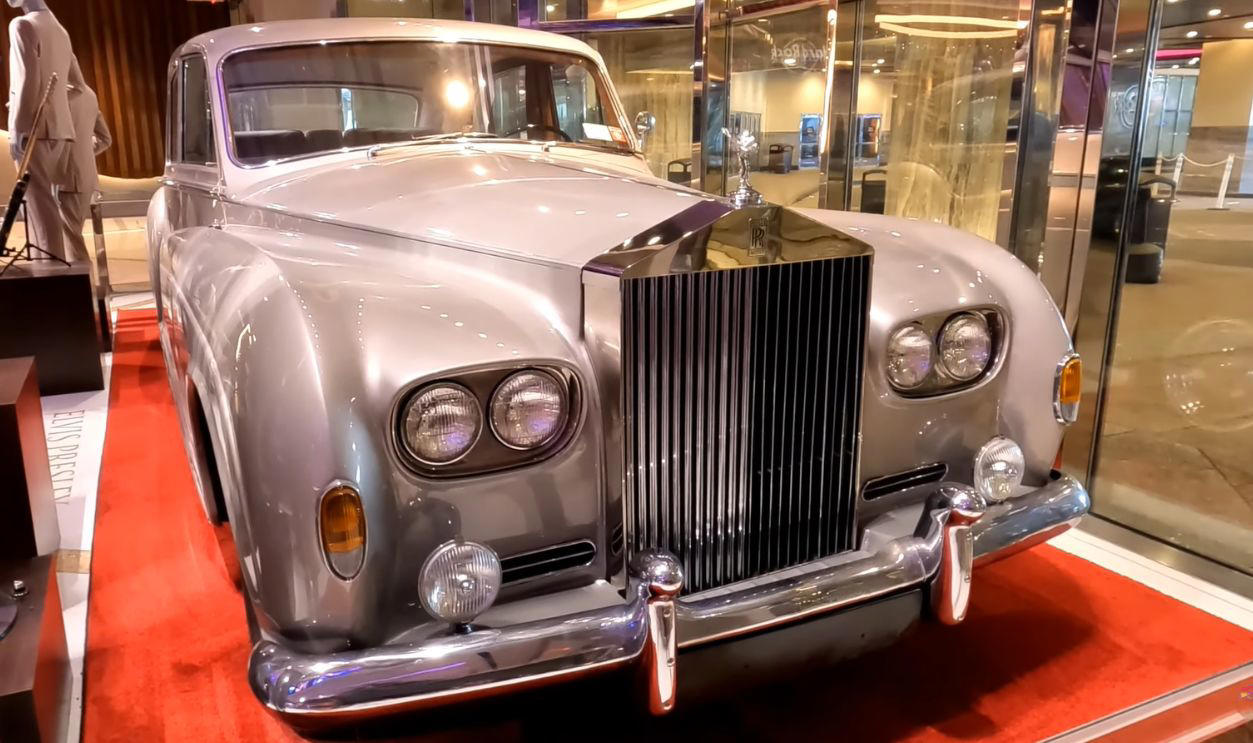 A Collection Fit For A King, 1954 Cadillac Fleetwood Sixty Special, 1955 Cadillac Fleetwood 75 Limousine, 1956 Harley-Davidson Model 165 ST, 1956 Lincoln Premiere, 1956 Lincoln Continental Mark II, 1956 Cadillac Eldorado Biarritz, 1956 Messerschmitt KR200, 1956 Ford Thunderbird, 1957 BMW 507, 1958 Lincoln Continental Mark III, 1960 Rolls-Royce Silver Cloud, 1960 Cadillac Series 75 Fleetwood Limousine, 1960 Willys DJ-3A Surrey Jeep, 1960 MG MGA 1600 MKI, 1962 Lincoln Continental, 1963 Rolls-Royce Phantom V, 1963 Buick Riviera, 1965 Honda Dream Touring 300 Motorcycle, 1966 Harley-Davidson Shovelhead FLH Chopper, 1967 Lincoln Executive Limousine, 1968 Cadillac Eldorado, 1969 Six-Door Mercedes-Benz 600 Limousine, 1969 Four-Door Mercedes-Benz 600 Limousine, 1969 Mercedes-Benz 280 SL Pagoda Roadster, 1971 De Tomaso Pantera, 1971 Stutz Blackhawk I, 1973 Stutz Blackhawk III, 1974 Cadillac DeVille Station Wagon, 1974 International Scout, 1974 Rupp Centaur Three-Wheeler Motorcycle, 1975 Ferrari Dino 308 GT4, 1975 Lincoln Mark V, 1977 Cadillac Seville, 1948 Chevrolet Fleetmaster Panel Wagon