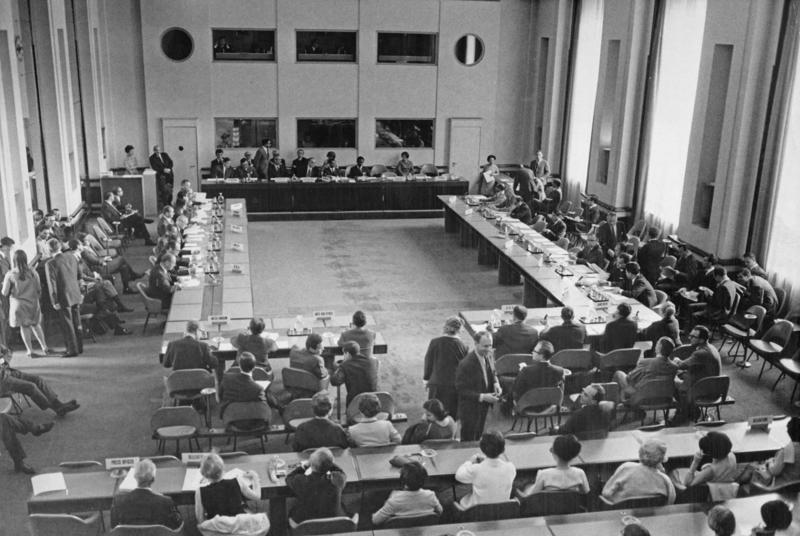 Nuclear Non-Proliferation Treaty Discovery, Pure uranium, Radioactivity, Where did it come from?, There’s more uranium than silver, Rate of decay, Uranium is not the most radioactive element, Nuclear fission, Nuclear bomb, Depleted uranium, Who uses nuclear power?, Other uses of nuclear energy, Nuclear Non-Proliferation Treaty, Disarmament