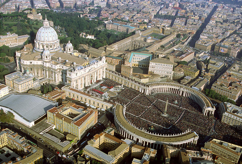 A place of spiritual enrichment, Cardinal Víctor Manuel Fernández, Apparitions of the Virgin Mary, Crnica hill, Bijakovici, "Queen of Peace", Catholicism and communism, Fleeing reprimands, Collapse of communism, Worth closer scrutiny, A skeptical Rome, Major center of Catholic pilgrimage, Finding a new life, Spiritual conversion, "The confessional of the world", Controversial