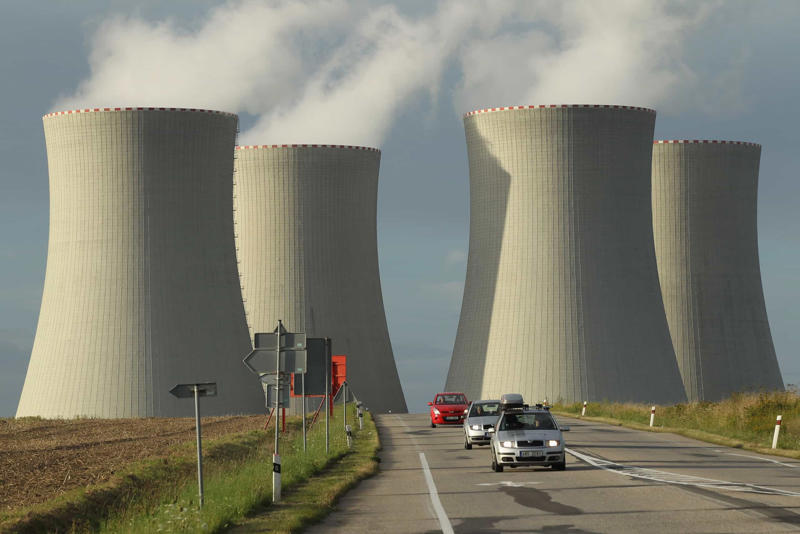 Who uses nuclear power? Discovery, Pure uranium, Radioactivity, Where did it come from?, There’s more uranium than silver, Rate of decay, Uranium is not the most radioactive element, Nuclear fission, Nuclear bomb, Depleted uranium, Who uses nuclear power?, Other uses of nuclear energy, Nuclear Non-Proliferation Treaty, Disarmament