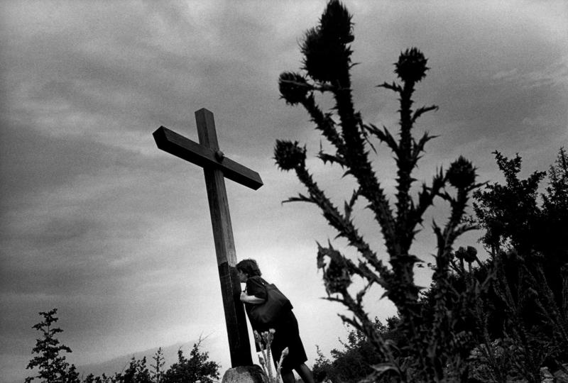 A place of spiritual enrichment, Cardinal Víctor Manuel Fernández, Apparitions of the Virgin Mary, Crnica hill, Bijakovici, "Queen of Peace", Catholicism and communism, Fleeing reprimands, Collapse of communism, Worth closer scrutiny, A skeptical Rome, Major center of Catholic pilgrimage, Finding a new life, Spiritual conversion, "The confessional of the world", Controversial