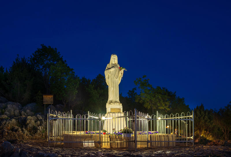A place of spiritual enrichment, Cardinal Víctor Manuel Fernández, Apparitions of the Virgin Mary, Crnica hill, Bijakovici, "Queen of Peace", Catholicism and communism, Fleeing reprimands, Collapse of communism, Worth closer scrutiny, A skeptical Rome, Major center of Catholic pilgrimage, Finding a new life, Spiritual conversion, "The confessional of the world", Controversial