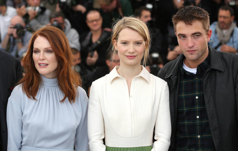 'Maps to the Stars' (2014) Vocal advocate for LGBTQ rights, An open-minded mom, She has attended many pride parades, Actress, advocate, writer, An unbreakable bond, A star in his movie debut, A driving force for Ford, 'Freeheld' (2015), 'Maps to the Stars' (2014), Positive reception for 'Maps to the Stars', 'The Kids Are All Right' (2010), 'Chloe' (2009), 'The Private Lives of Pippa Lee' (2009), 'The Hours' (2002), Praise for 'The Hours', 'Psycho' (1998)