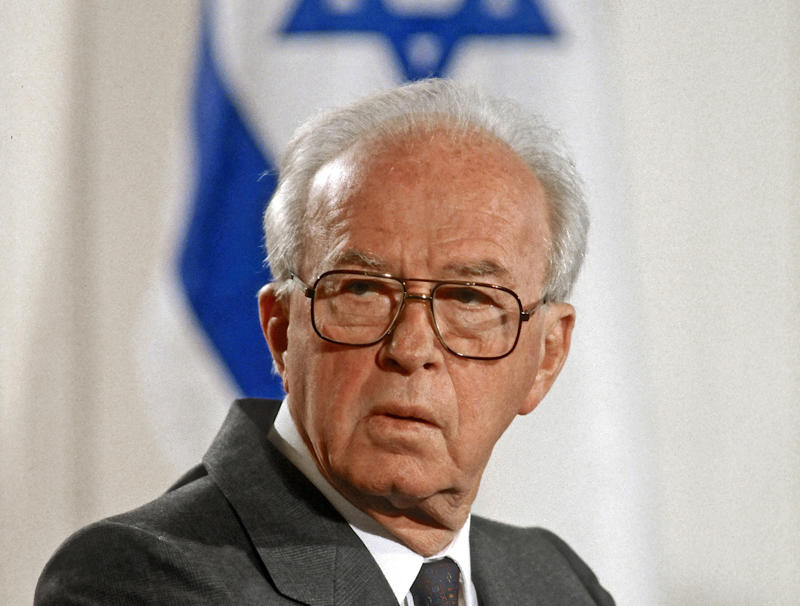 Yitzhak Rabin (1922–1995) John F. Kennedy (1917–1963), Yitzhak Rabin (1922–1995), Indira Gandhi (1917–1984), William McKinley (1843–1901), Nicolae Ceaușescu (1918–1989), Franz Ferdinand (1863–1914), Olof Palme (1927–1986), Hendrik Verwoerd (1901–1966), Hara Takashi (1856–1921), Spencer Perceval (1762–1812), Sadi Carnot (1837–1894), António Granjo (1881–1921), Theodoros Diligiannis (1826–1905), Michael Collins (1890–1922), Samora Machel (1933 –1986)