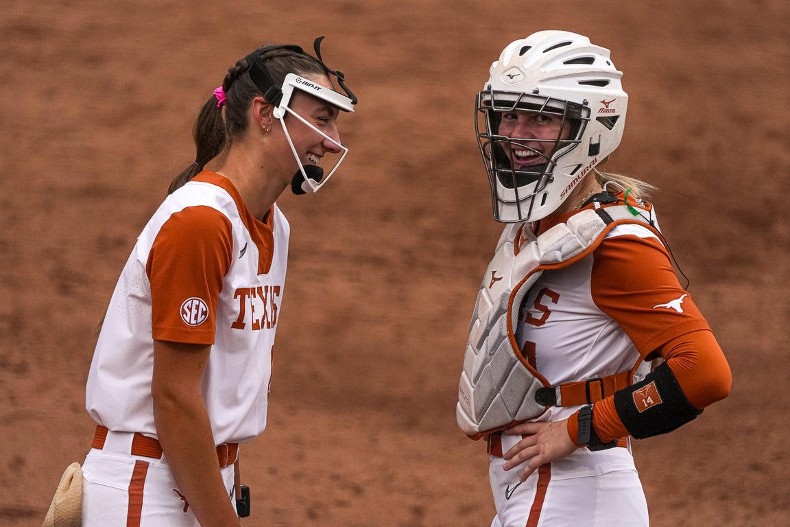Top teams of the 2025 college women's softball tournament, in photos