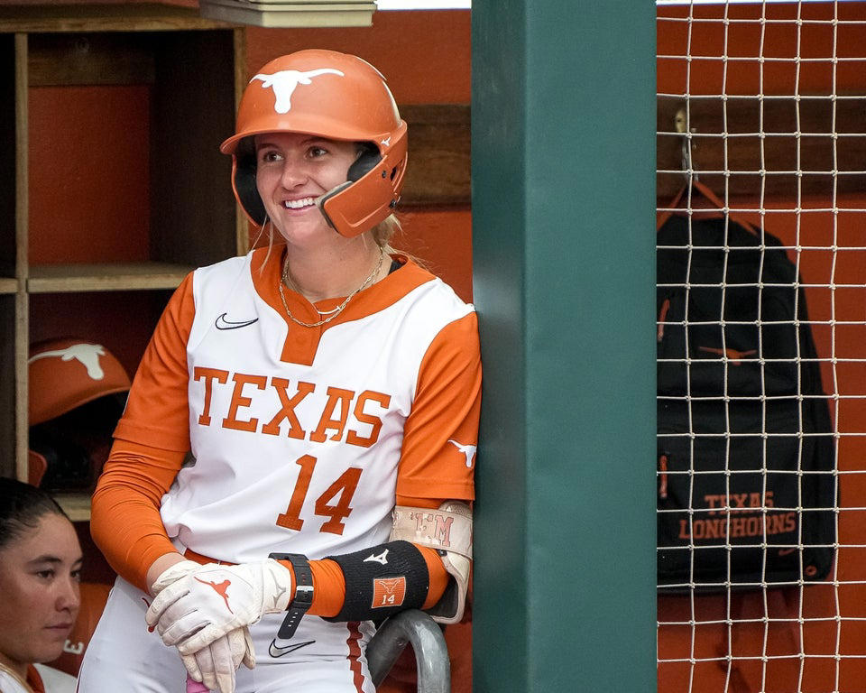 Top teams of the 2025 college women's softball tournament, in photos