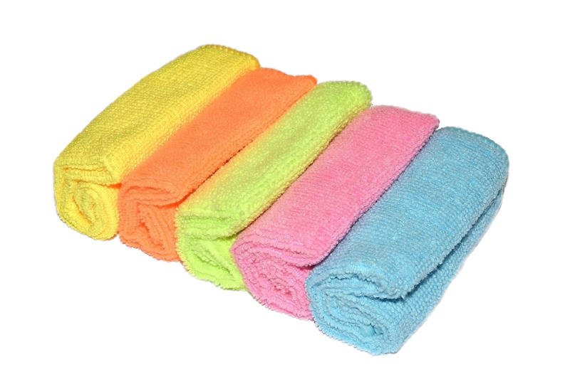 Use microfibre cloths A cleaning bucket, Bicarbonate soda, Make your own cleaning spray, Do not clean windows on a sunny day, Use dryer sheets in more ways than one, A second basket for laundry, Newspapers in garbage bags, Put charcoal in your car, Ketchup cleans copper pans, Use microfibre cloths, Organize your closet, Tidy your pantry, Clean the ceiling fan, Clean a scorched iron, Wipe your shower glass clean, Wash your washing machine