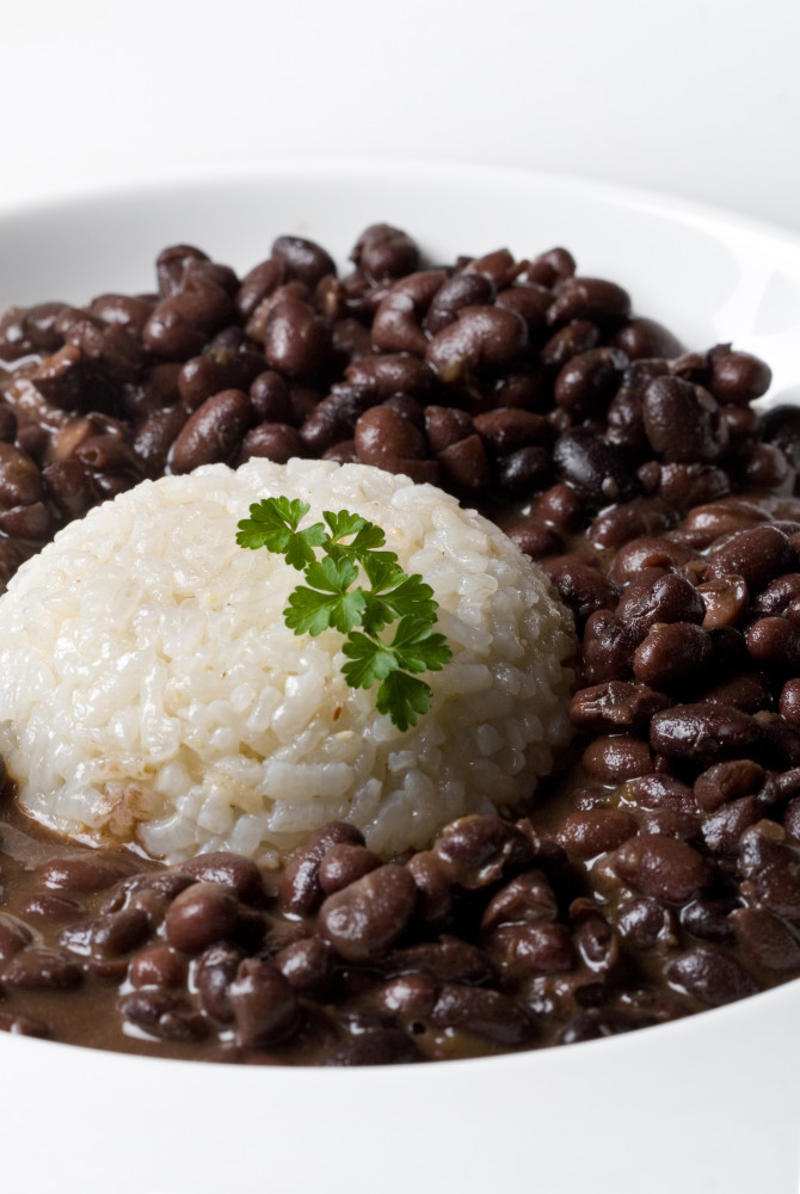 Rice and beans, Brazil Fish and chips, England, Tequeños, Venezuela, Spanish tortilla, Spain, Gyros, Greece, Spring rolls, China, Falafel, Egypt, Cordon bleu, Switzerland, Chivito, Uruguay, Samosa, India, Boxty, Ireland, Pirozhki, Russia, Bobotie, South Africa, Tostones, Dominican Republic, Choripán, Argentina, Grilled sardines, Portugal, Rice and beans, Brazil