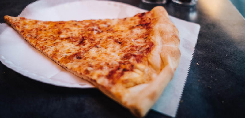 Bar/tavern pizza, California-style pizza, Chicago deep-dish pizza, Detroit-style pizza, New England Greek-style pizza, Grilled pizza, Neapolitan pizza, New Haven pizza, New York pizza, Pan pizza, St. Louis-style pizza, New Jersey tomato pie, Sushi pizza