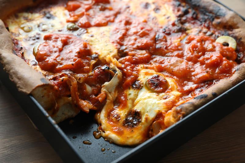 Bar/tavern pizza, California-style pizza, Chicago deep-dish pizza, Detroit-style pizza, New England Greek-style pizza, Grilled pizza, Neapolitan pizza, New Haven pizza, New York pizza, Pan pizza, St. Louis-style pizza, New Jersey tomato pie, Sushi pizza
