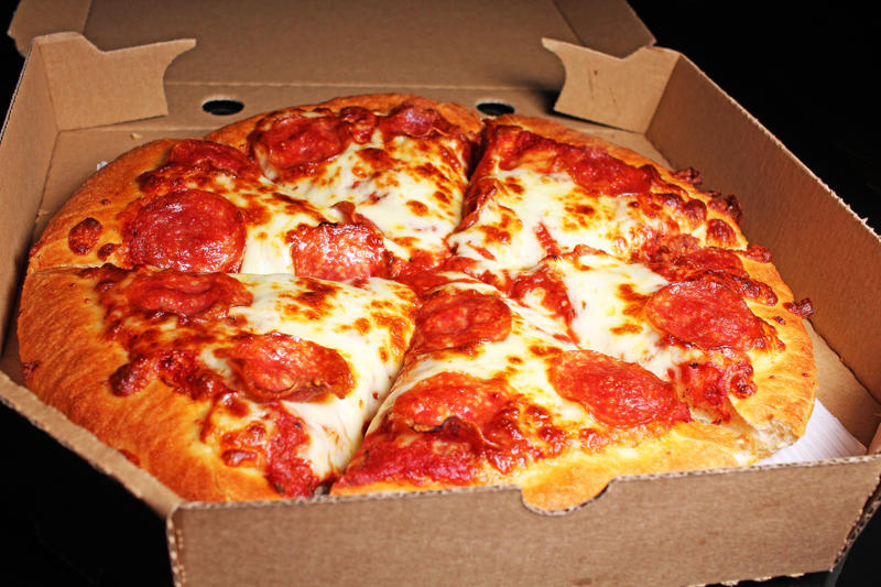 Bar/tavern pizza, California-style pizza, Chicago deep-dish pizza, Detroit-style pizza, New England Greek-style pizza, Grilled pizza, Neapolitan pizza, New Haven pizza, New York pizza, Pan pizza, St. Louis-style pizza, New Jersey tomato pie, Sushi pizza
