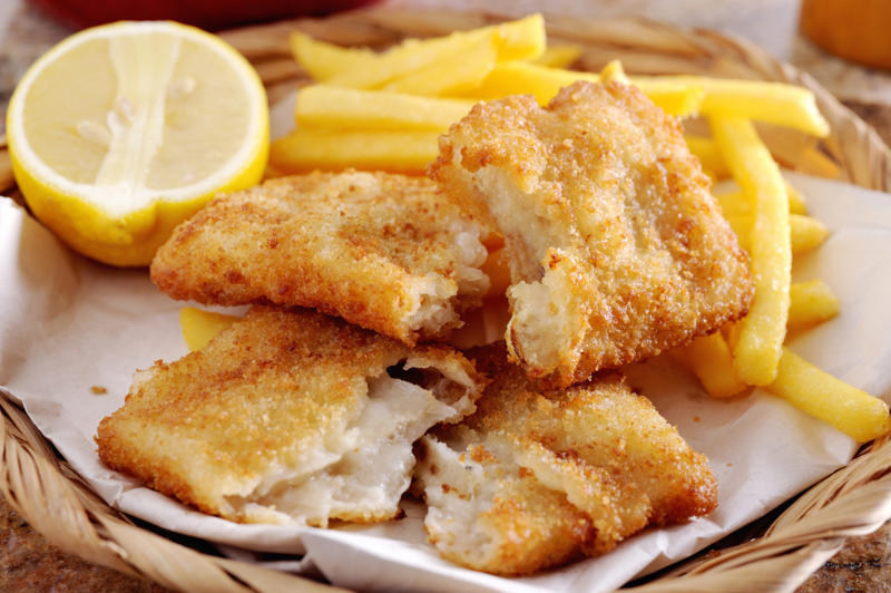 Fish and chips, England Fish and chips, England, Tequeños, Venezuela, Spanish tortilla, Spain, Gyros, Greece, Spring rolls, China, Falafel, Egypt, Cordon bleu, Switzerland, Chivito, Uruguay, Samosa, India, Boxty, Ireland, Pirozhki, Russia, Bobotie, South Africa, Tostones, Dominican Republic, Choripán, Argentina, Grilled sardines, Portugal, Rice and beans, Brazil