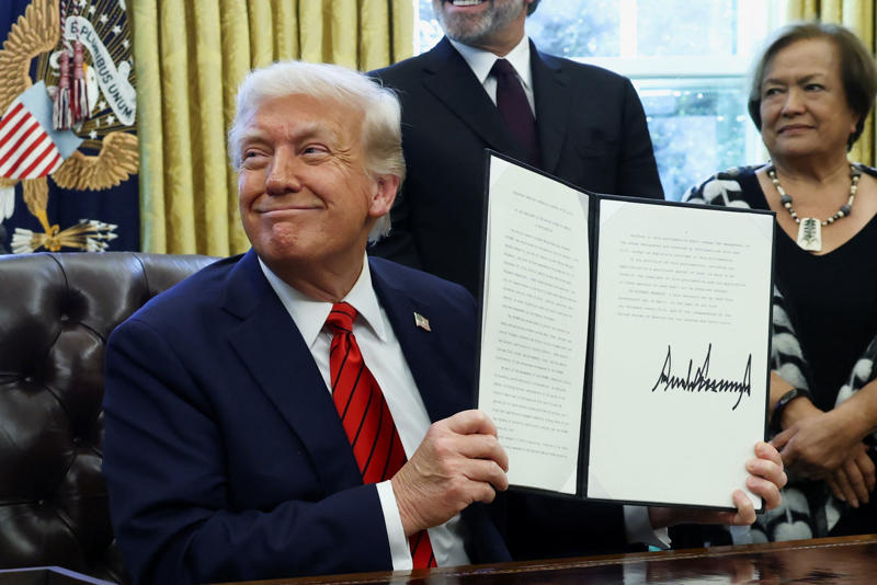 But wait, this isn’t about birthright citizenship?, Why does Trump want to end nationwide injunctions?, What happens if the Supreme Court sides with Trump?, How did this even get to the Supreme Court?
