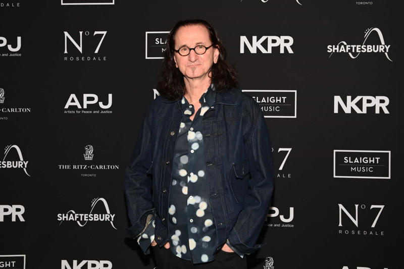 Josh Gad, Christian Dior, Roman Polanski, Gene Simmons, Gal Gadot, Geddy Lee, Miloš Forman, Tommy Ramone, Ivan Reitman, Wolf Blitzer, Madeleine Albright, Jared Kushner, Mila Kunis
