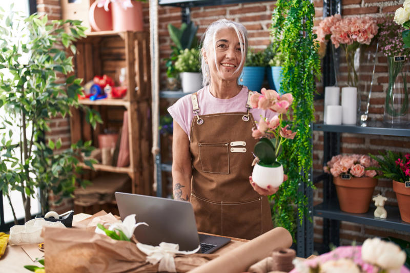 Floristry The first flowers, Ancient Egypt, Ancient Greece, The 19th century, Floristry, Mother's Day, Floriography today, Flowers you shouldn't gift to someone, Giving flowers today