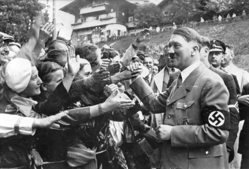 Adolf Hitler Yasser Arafat, Josip Broz Tito, Tsar Alexander II, Abraham Lincoln, Queen Victoria, Pope John Paul II, Adolf Hitler, Charles de Gaulle, King Zog I, Fidel Castro