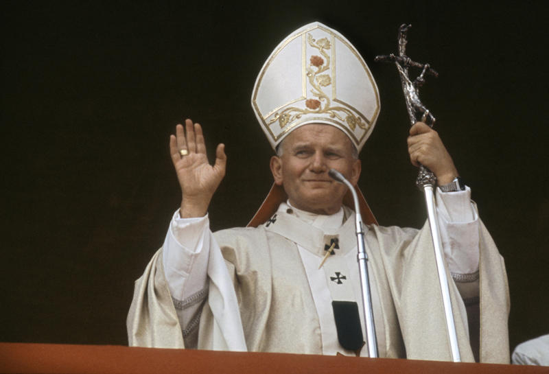Pope John Paul II Yasser Arafat, Josip Broz Tito, Tsar Alexander II, Abraham Lincoln, Queen Victoria, Pope John Paul II, Adolf Hitler, Charles de Gaulle, King Zog I, Fidel Castro