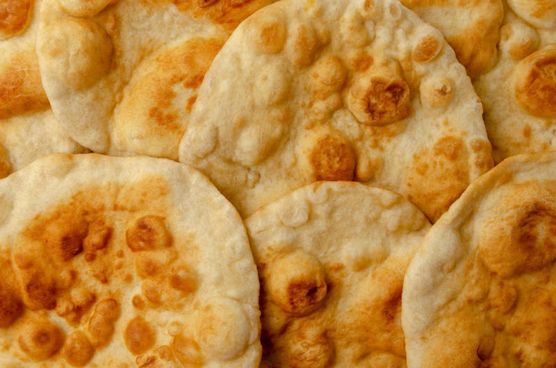 Tiger bread, Gyeran-ppang, Curry bread, Baguette, Ciabatta, Montreal bagel, Frybread, Soda bread, Pão de queijo, Roti gamgbang, Broa de milho