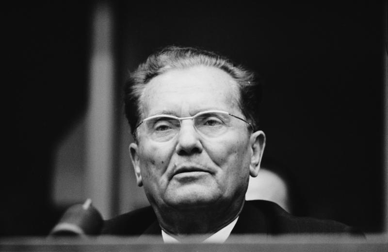 Josip Broz Tito Yasser Arafat, Josip Broz Tito, Tsar Alexander II, Abraham Lincoln, Queen Victoria, Pope John Paul II, Adolf Hitler, Charles de Gaulle, King Zog I, Fidel Castro