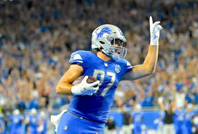 4. Sam LaPorta - Detroit Lions 32. Tommy Tremble - Carolina Panthers, 31. Theo Johnson - New York Giants, 30. Brenton Strange - Jacksonville Jaguars, 29. Will Dissly - Los Angeles Chargers, 28. Chig Okonkwo - Tennessee Titans, 27. Mason Taylor - New York Jets, 26. Noah Fant - Seattle Seahawks, 25. Juwan Johnson - New Orleans Saints, 24. Hunter Henry - New England Patriots, 23. Dalton Schultz - Houston Texans, 22. Colston Loveland - Chicago Bears, 21. Cade Otton - Tampa Bay Buccaneers, 20. Tyler Higbee - Los Angeles Rams, 19. Dalton Kincaid - Buffalo Bills, 18. Tucker Kraft - Green Bay Packers, 17. Tyler Warren - Indianapolis Colts, 16. Kyle Pitts - Atlanta Falcons, 15. Jake Ferguson - Dallas Cowboys, 14. Mike Gesicki - Cincinnati Bengals, 13. Zach Ertz - Washington Commanders, 12. Pat Freiermuth - Pittsburgh Steelers, 11. Mark Andrews - Baltimore Ravens, 10. Evan Engram - Denver Broncos, 9. Dallas Goedert - Philadelphia Eagles, 8. Jonnu Smith - Miami Dolphins, 7. David Njoku - Cleveland Browns, 6. T.J. Hockenson - Minnesota Vikings, 5. Travis Kelce - Kansas City Chiefs, 4. Sam LaPorta - Detroit Lions, 3. Trey McBride - Arizona Cardinals, 2. Brock Bowers - Las Vegas Raiders, 1. George Kittle - San Francisco 49ers