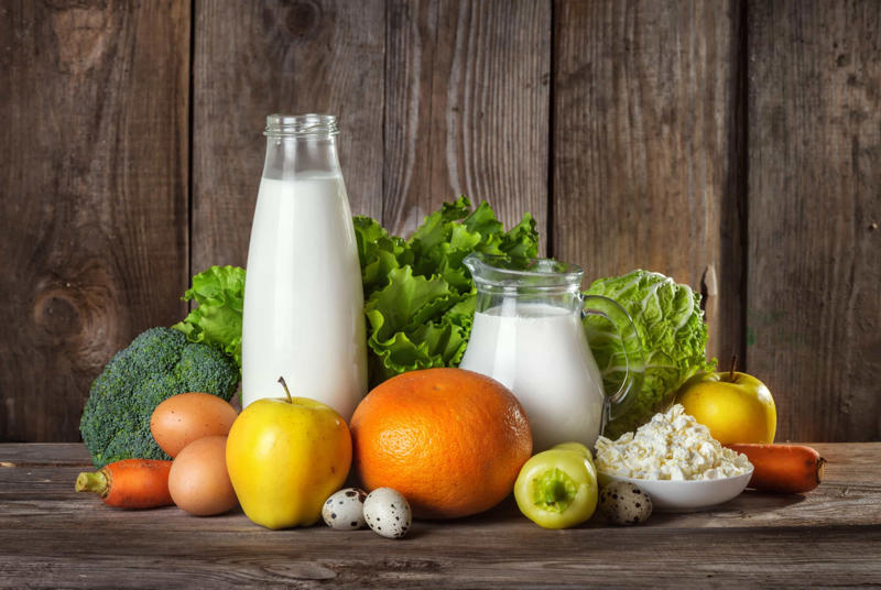 Spine health, Proper nutrition, What to eat for good spine health, Plant-based proteins, Leafy green vegetables, Omega-3 fatty acids, Herbs and spices, Rosemary, Red grapes, Reduce swelling, boost nerve function, Go bananas!, Are you nuts?