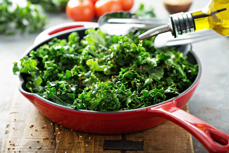 Spine health, Proper nutrition, What to eat for good spine health, Plant-based proteins, Leafy green vegetables, Omega-3 fatty acids, Herbs and spices, Rosemary, Red grapes, Reduce swelling, boost nerve function, Go bananas!, Are you nuts?