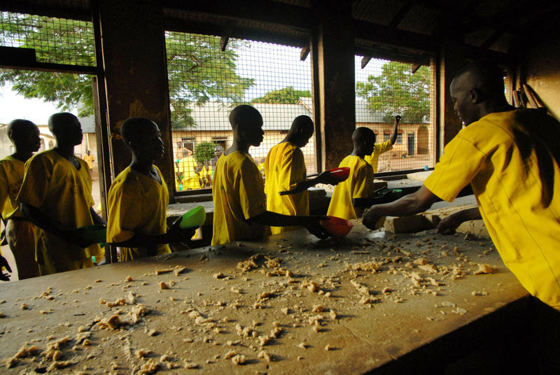 3. Uganda 10. Burundi, 9. Guatemala, 8. Cote d'Ivoire, 6. Thailand, 4. Philippines, 3. Uganda, 2. Haiti, Other countries whose prisons are overcrowded, South Africa, England and Wales, Other countries whose prisons are not overcrowded, Netherlands