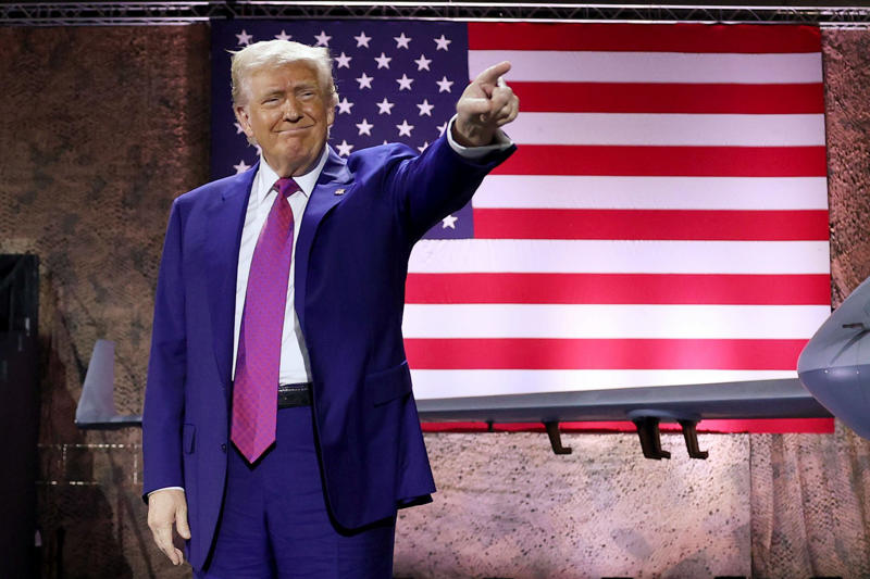 To Trump with love Formally accepting, To Trump with love, A 0 million deal, Accepting foreign gifts, Legal consultations, Defense exchange, Presidential library, Personal use, Justifying it, "Anybody can do that!", Delays in new planes, Adaptations, Business deals, Unconstitutional