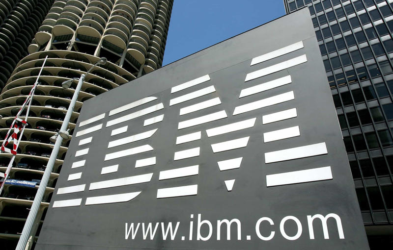 Digital Research and IBM MySpace and Facebook, Real Network and the MP3 player, Blockbuster and Netflix, Excite and Google, J.K. Rowling and publishers, Ross Perot and Microsoft, Digital Research and IBM, Xerox and the PC, Atari and Apple, Hewlett-Packard and the computer, Kodak and the digital camera, Decca Records and The Beatles, Western Union and the telephone
