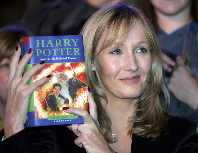 J.K. Rowling and publishers MySpace and Facebook, Real Network and the MP3 player, Blockbuster and Netflix, Excite and Google, J.K. Rowling and publishers, Ross Perot and Microsoft, Digital Research and IBM, Xerox and the PC, Atari and Apple, Hewlett-Packard and the computer, Kodak and the digital camera, Decca Records and The Beatles, Western Union and the telephone