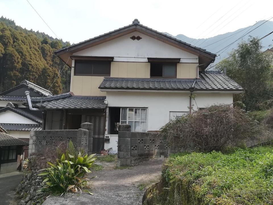 アパートメントにする？ いや、空き家がいい, ほとんどの作業は自分たちでやったが、もう二度とやりたくない, 大きさも場所も最適, パンデミックによる規制が緩和されてから、業績が回復, 安い廃屋といえども、最終的には予想以上にお金がかかることも