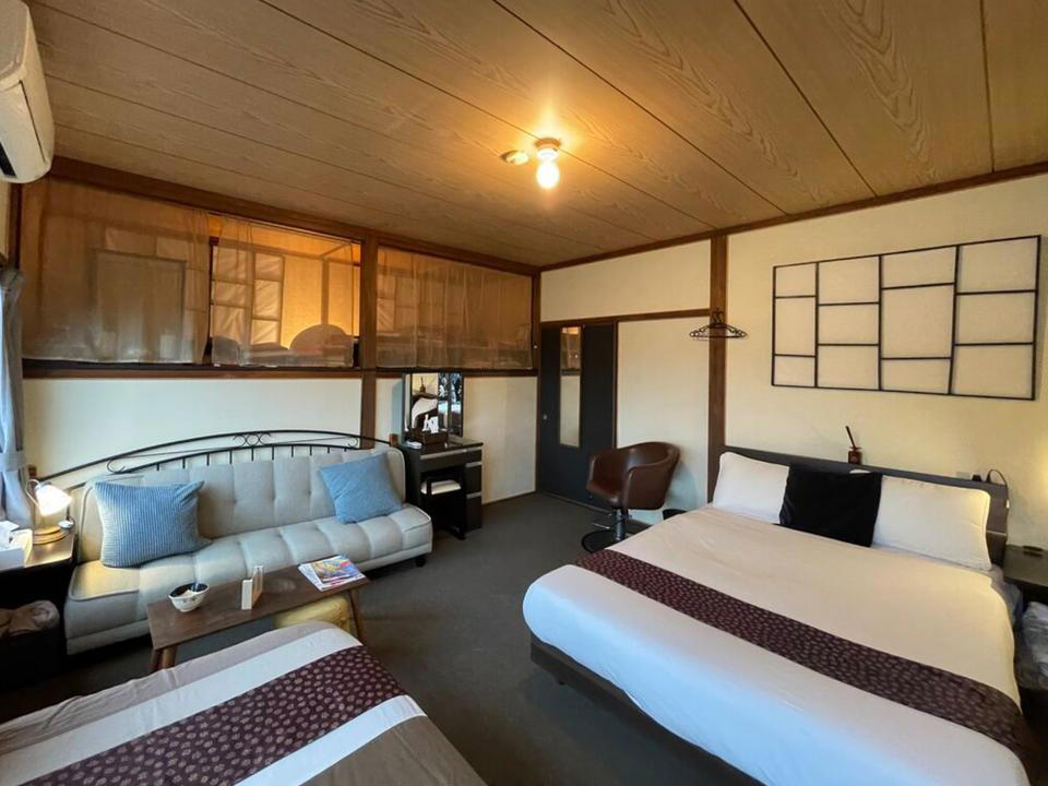 アパートメントにする？ いや、空き家がいい, ほとんどの作業は自分たちでやったが、もう二度とやりたくない, 大きさも場所も最適, パンデミックによる規制が緩和されてから、業績が回復, 安い廃屋といえども、最終的には予想以上にお金がかかることも