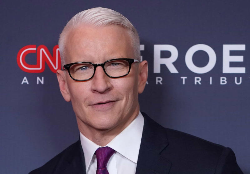 Gene Hackman, Anderson Cooper, Nigella Lawson, Gordon Ramsay, Elton John, Simon Cowell, Ashton Kutcher and Mila Kunis, Andrew Lloyd Weber, George Lucas, Daniel Craig, MacKenzie Bezos, Larry Page, Michael Bloomberg, Mark Zuckerberg, Warren Buffett, Bill Gates