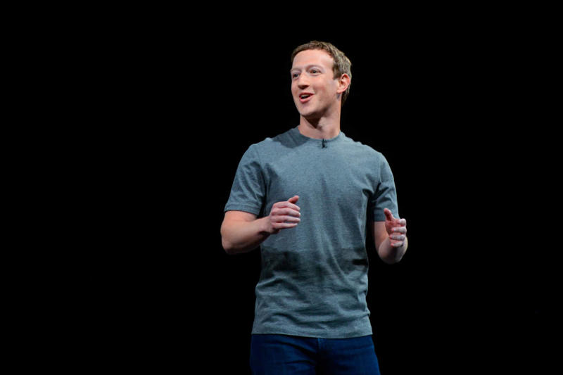 Gene Hackman, Anderson Cooper, Nigella Lawson, Gordon Ramsay, Elton John, Simon Cowell, Ashton Kutcher and Mila Kunis, Andrew Lloyd Weber, George Lucas, Daniel Craig, MacKenzie Bezos, Larry Page, Michael Bloomberg, Mark Zuckerberg, Warren Buffett, Bill Gates