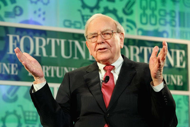 Gene Hackman, Anderson Cooper, Nigella Lawson, Gordon Ramsay, Elton John, Simon Cowell, Ashton Kutcher and Mila Kunis, Andrew Lloyd Weber, George Lucas, Daniel Craig, MacKenzie Bezos, Larry Page, Michael Bloomberg, Mark Zuckerberg, Warren Buffett, Bill Gates