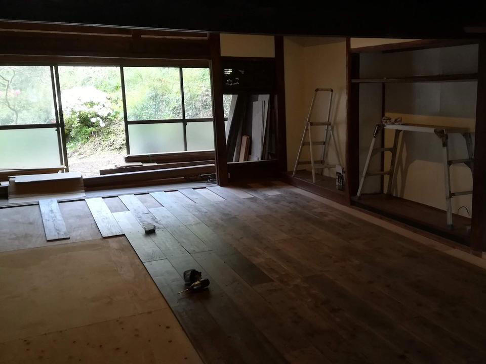 アパートメントにする？ いや、空き家がいい, ほとんどの作業は自分たちでやったが、もう二度とやりたくない, 大きさも場所も最適, パンデミックによる規制が緩和されてから、業績が回復, 安い廃屋といえども、最終的には予想以上にお金がかかることも