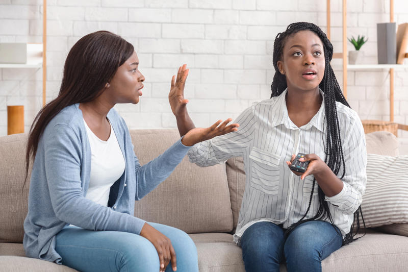 Lack of engagement Humblebragging, Overseriousness, Lack of engagement, Lack of emotional intelligence, Name-dropping, Spreading rumors, Oversharing, Complaining, One-upping, Unreliability