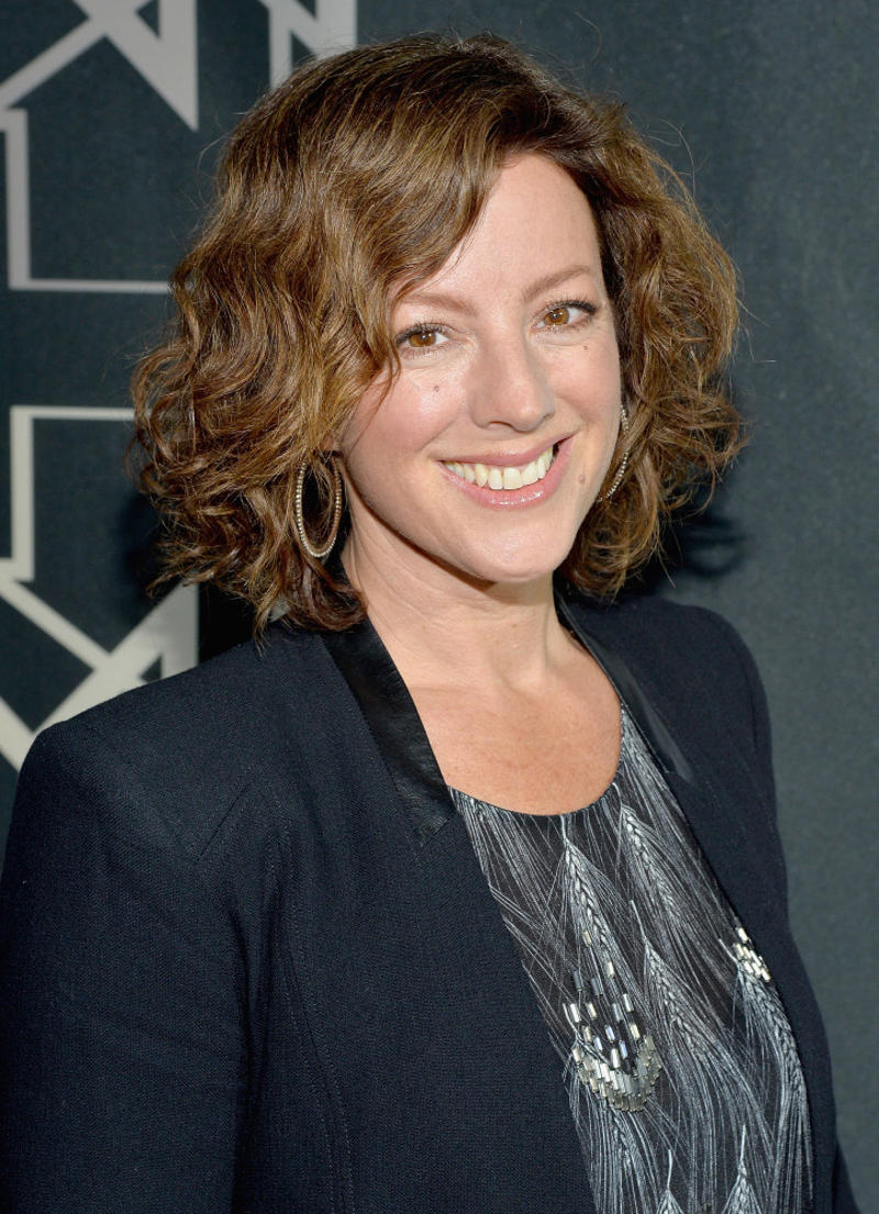 Sarah McLachlan Jamie Foxx, Nelson Mandela, John Lennon, Steve Jobs, Eric Clapton, Kelly Preston, Frances McDormand, Sarah McLachlan, Ray Liotta, Skrillex, Ric Flair, Marilyn Monroe, Nicole "Snooki" Polizzi, Bill Clinton, Lance Armstrong