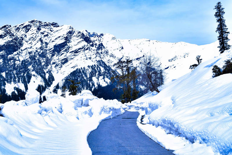 Milford Road, New Zealand, Overseas Highway, Florida, Guoliang Tunnel Road, China, A82, Scotland, The Transfagarasan, Romania, Rohtang Pass, India, Oberalp Pass, Switzerland, The Golden Road to Samarkand, Uzbekistan, Big Sur, California, Stelvio Pass, Italy, Scenic Byway, Arizona, Touge Roads, Japan, Jebel Hafeet Mountain Road, Abu Dhabi, Nurburgring Nordschleife, Germany