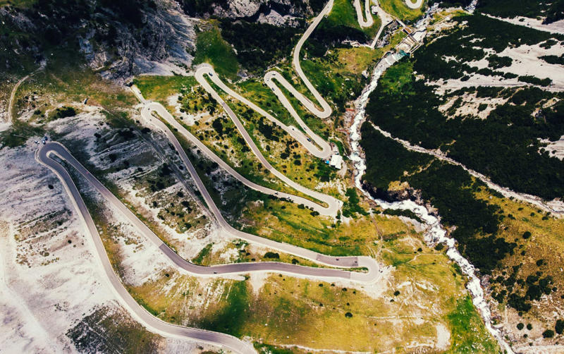 Milford Road, New Zealand, Overseas Highway, Florida, Guoliang Tunnel Road, China, A82, Scotland, The Transfagarasan, Romania, Rohtang Pass, India, Oberalp Pass, Switzerland, The Golden Road to Samarkand, Uzbekistan, Big Sur, California, Stelvio Pass, Italy, Scenic Byway, Arizona, Touge Roads, Japan, Jebel Hafeet Mountain Road, Abu Dhabi, Nurburgring Nordschleife, Germany