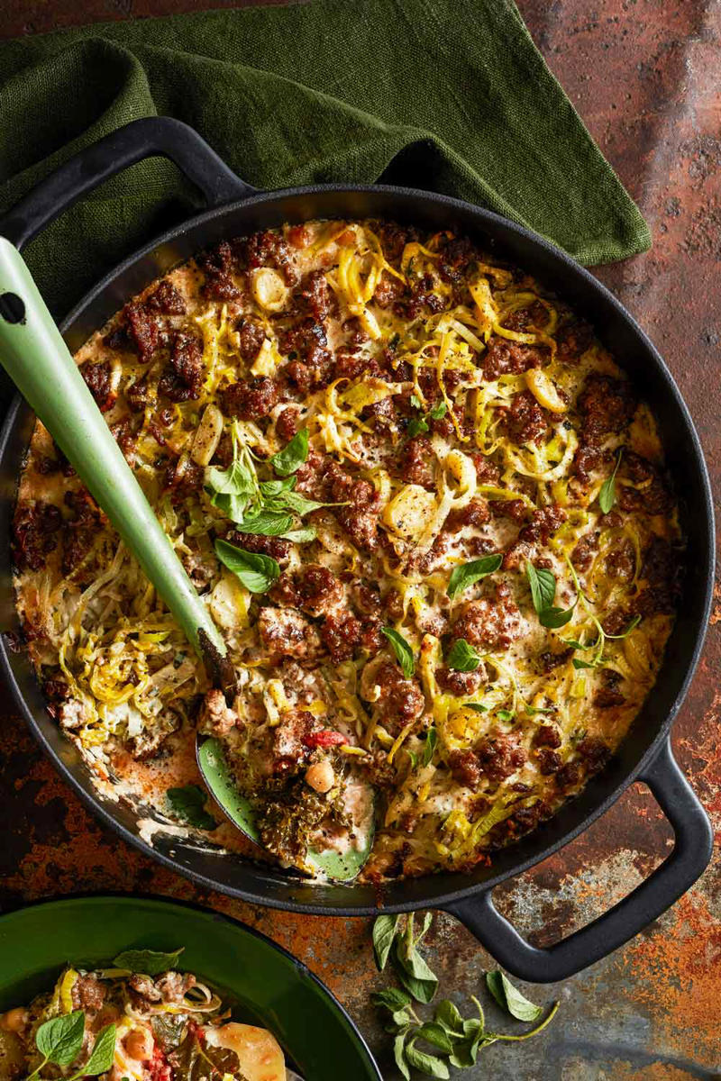 Gluten-free Mediterranean stuffed capsicums , Cheesy taco pasta , How do you fry mince?, How long should you cook mince for?, Can you put hot mince straight in the fridge?, How long does cooked mince last in the fridge?