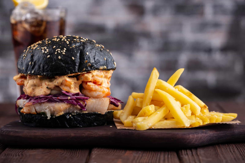 Caribbean-style burger, Southern BBQ pork burger, Teriyaki burger with grilled pineapple, Chimichurri burger, Black bean burger, Filled burger, Beetroot burger, Tuna burger, Thai burger with peanut sauce, Muffin-tin burger, Turkey burger with guacamole, Portobello burger, Turkey chili burger, Fish and shrimps burger, Chickpeas burger, Meat and seafood burger
