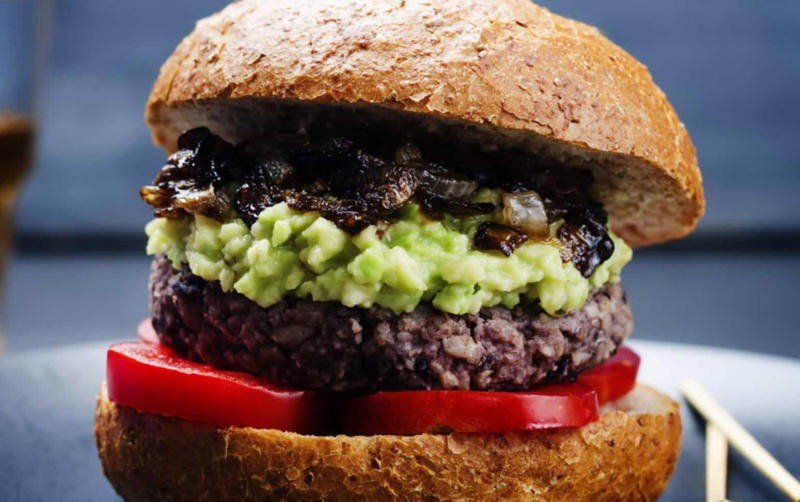 Caribbean-style burger, Southern BBQ pork burger, Teriyaki burger with grilled pineapple, Chimichurri burger, Black bean burger, Filled burger, Beetroot burger, Tuna burger, Thai burger with peanut sauce, Muffin-tin burger, Turkey burger with guacamole, Portobello burger, Turkey chili burger, Fish and shrimps burger, Chickpeas burger, Meat and seafood burger