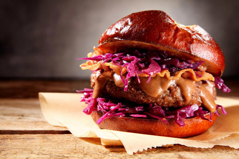 Caribbean-style burger, Southern BBQ pork burger, Teriyaki burger with grilled pineapple, Chimichurri burger, Black bean burger, Filled burger, Beetroot burger, Tuna burger, Thai burger with peanut sauce, Muffin-tin burger, Turkey burger with guacamole, Portobello burger, Turkey chili burger, Fish and shrimps burger, Chickpeas burger, Meat and seafood burger
